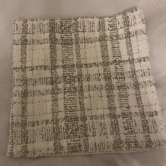 New with tags loomia pillowcase - Picture 2 of 6